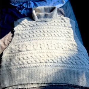 Old Navy excellent condition sweater vest